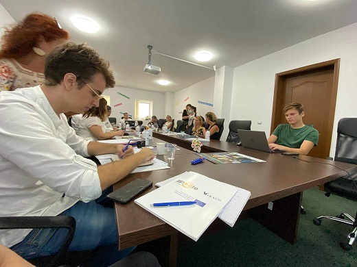 Henar Ortega, técnico de Turismo del Ayuntamiento de Medina del Campo y Damián Casanova, técnico de proyectos europeos de #Crea360.